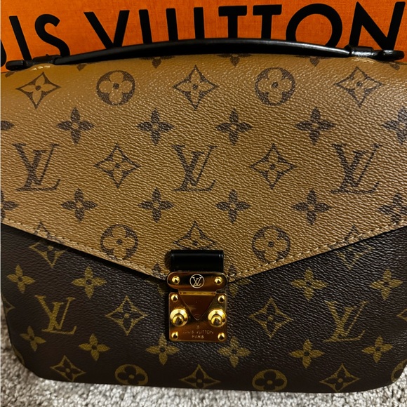 Louis Vuitton reverse monogram Pochette Métis - Picture 6 of 7